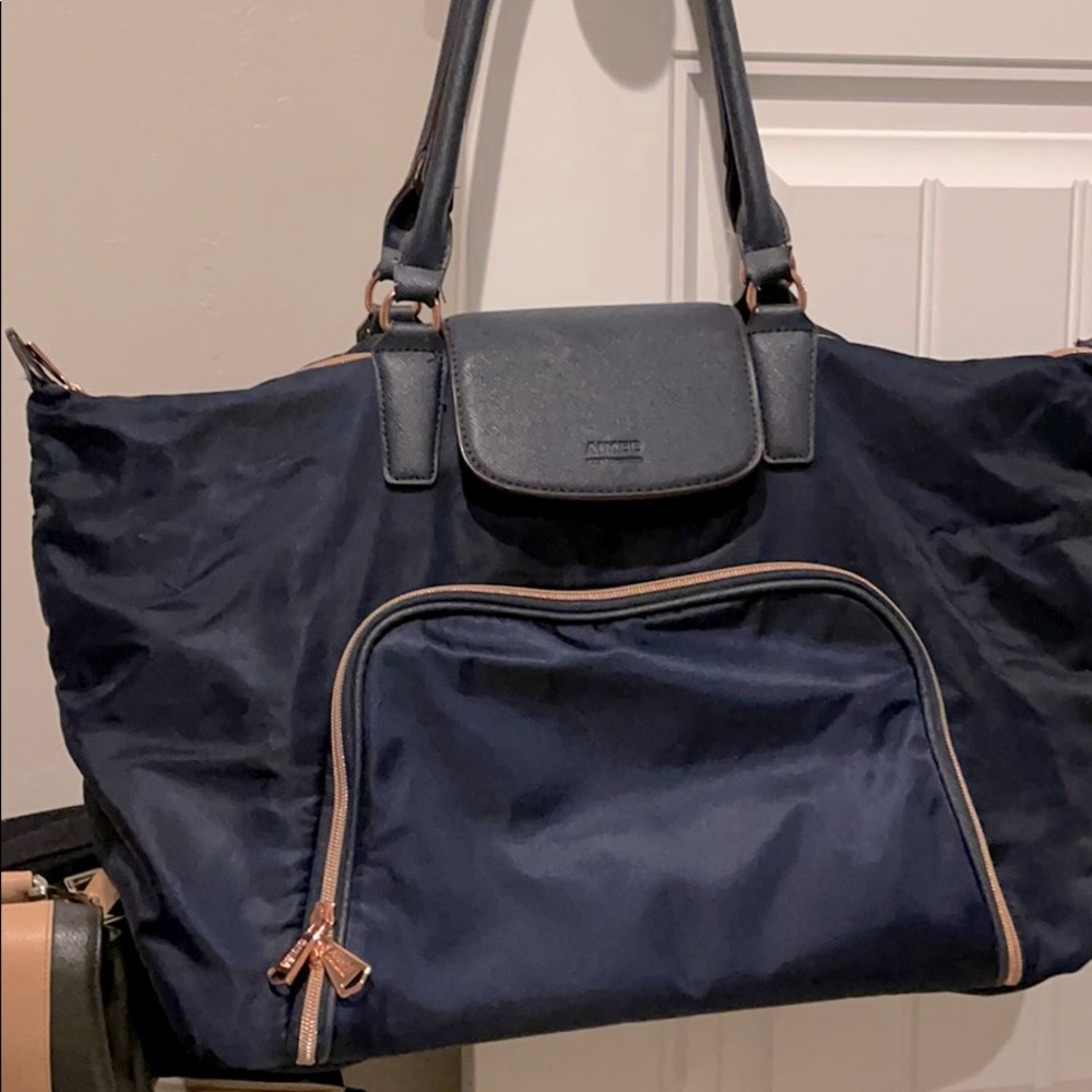 Spacious laptop bag